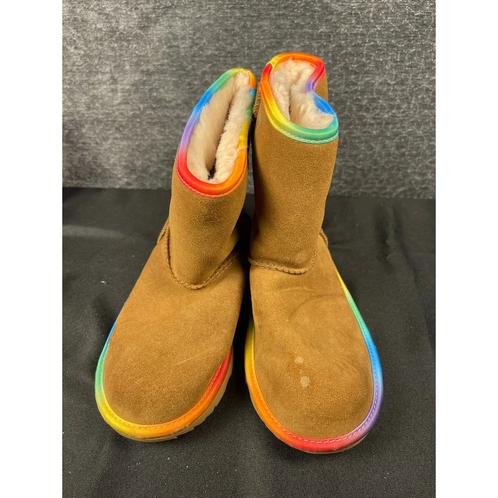 UGG Classic Short II Rainbow Chestnut‎ Suede Boots 1019699K Kids 4 / Womens 6